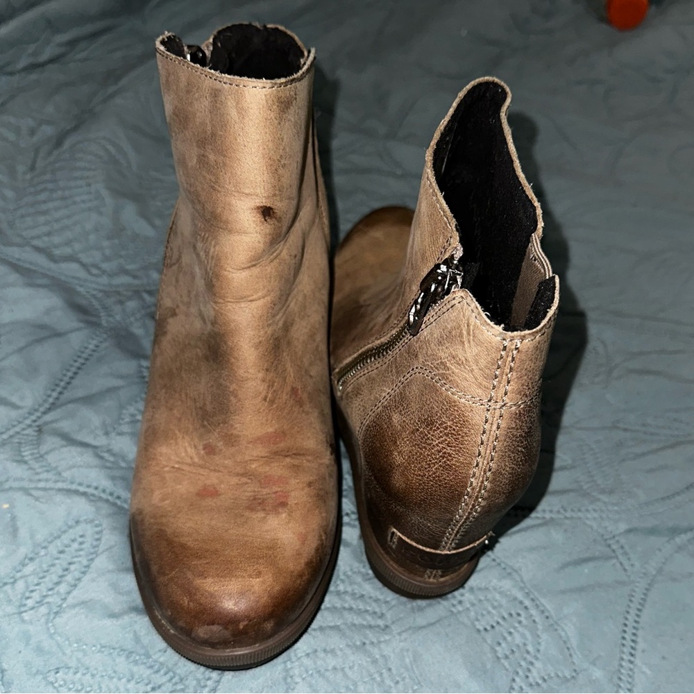Sorel Joan of Arctic Wedge Zip Booties
